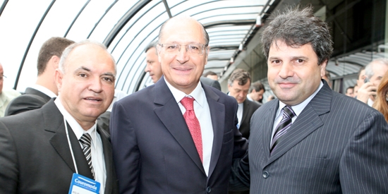 O vereador Laércinho (PP), o governador Geraldo Alckmin (PSDB) e o ainda presidente da Câmara, Marco Antônio Garcia (PPS)